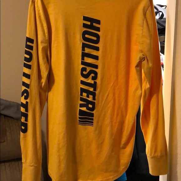 Large hollister long sleeve - Picture 2 of 2